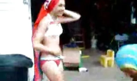 Blondie jerked off the cock with hands and feet wreck it ralph vanellope porn